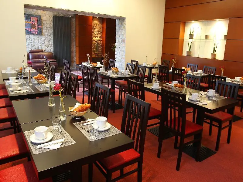 *** Hotel Vacanceole - Le Duguesclin Dinan France